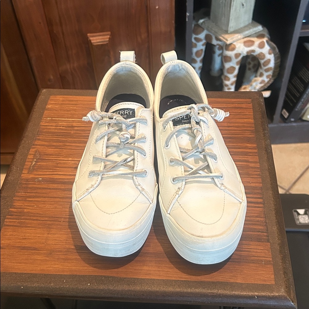 Leather Sperry Size 7 Tennis Shoes